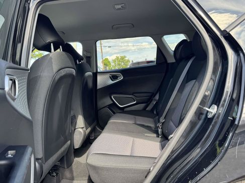 Used 2021 Kia Soul LX FWD image 13