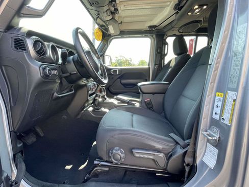 Used 2019 Jeep Wrangler Unlimited Sport S AWD/4WD image 14