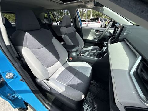 Used 2021 Toyota RAV4 XLE w/ Convenience Package FWD image 26