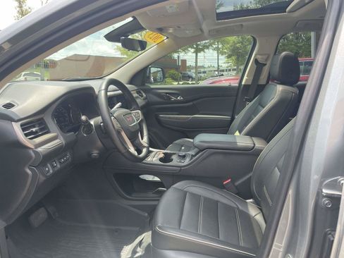 Used 2023 GMC Acadia Denali w/ Denali Ultimate Package FWD image 4