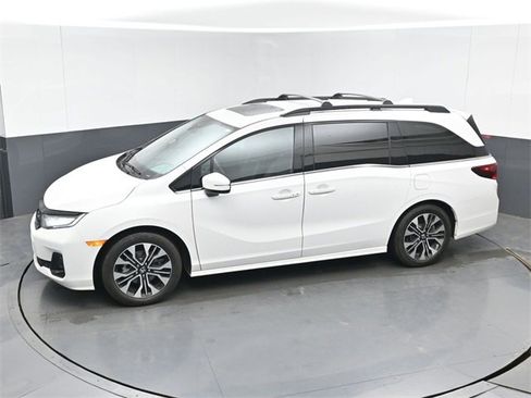 Used 2025 Honda Odyssey Elite image 39