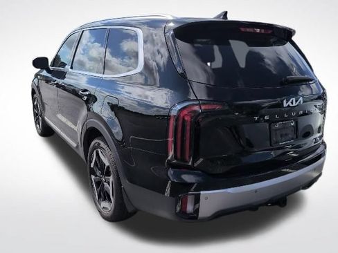 Used 2024 Kia Telluride EX w/ EX Captain's Chair Package FWD image 9