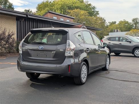 Used 2012 Toyota Prius V Two image 4