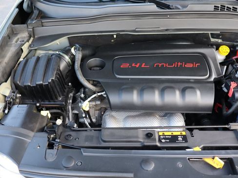 Used 2018 Jeep Renegade Trailhawk w/ Cold Weather Group II AWD/4WD image 38