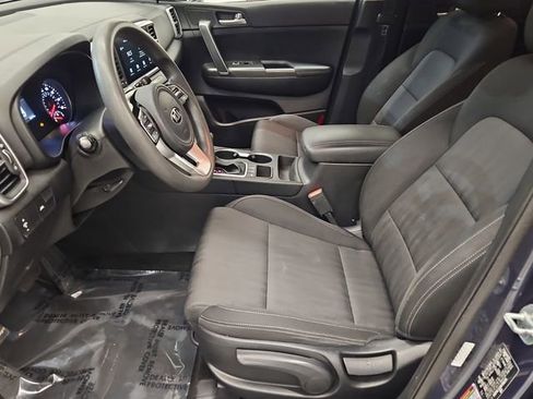 Used 2022 Kia Sportage LX image 11