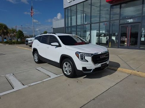 Used 2023 GMC Terrain SLE w/ Driver Convenience Package AWD/4WD image 2