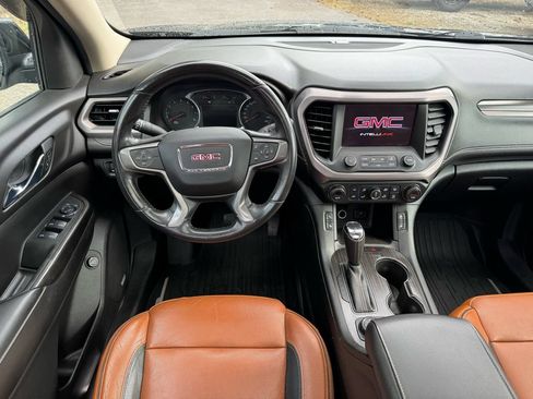 Used 2017 GMC Acadia SLT AWD/4WD image 9