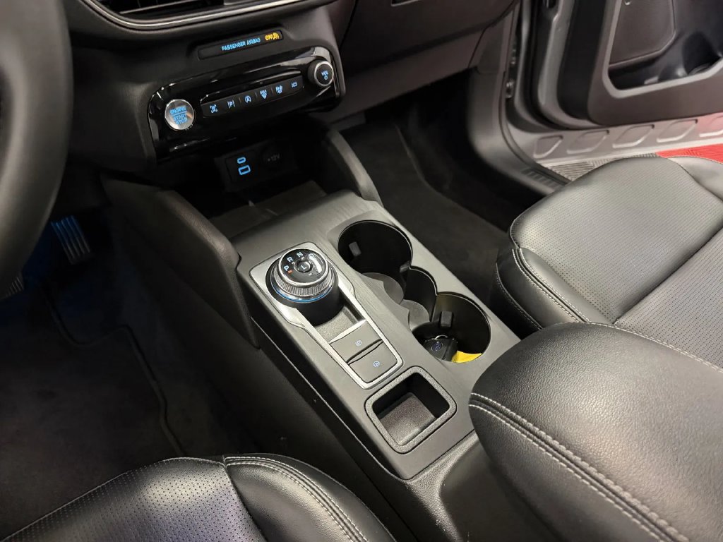 Used 2023 Ford Escape Platinum AWD/4WD image 36