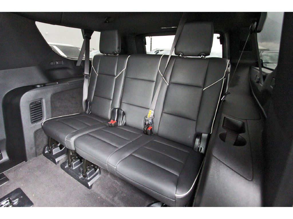 Used 2025 Cadillac Escalade ESV Sport AWD/4WD image 13
