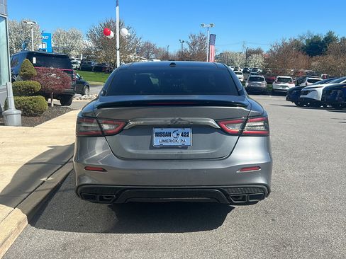Used 2019 Nissan Maxima SR w/ Premium Package image 4