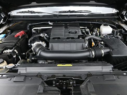 Used 2024 Nissan Frontier SV image 14
