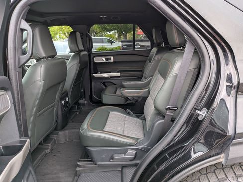 Used 2022 Ford Explorer Timberline w/ Timberline Technology Package AWD/4WD image 30