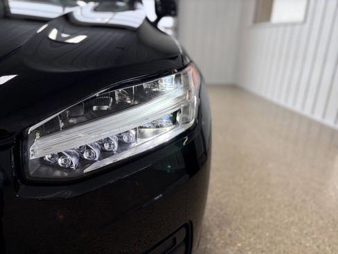 Used 2020 Volvo XC90 T5 Momentum image 35