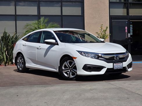 Used 2018 Honda Civic LX image 3