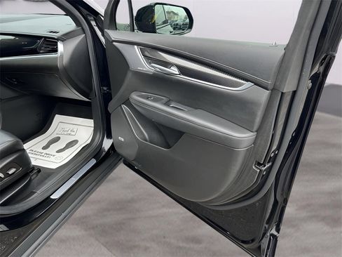 Used 2022 Cadillac XT6 Sport image 27