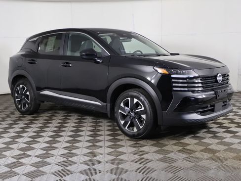 Used 2025 Nissan Kicks SV AWD/4WD image 43