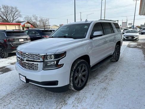 Used 2018 Chevrolet Tahoe LT image 3