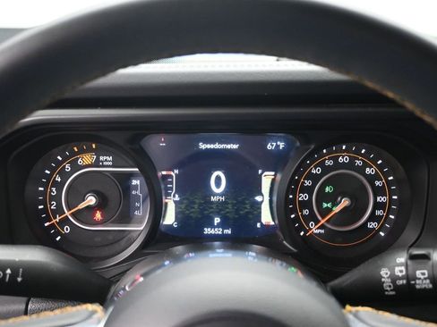Used 2025 Jeep Wrangler Unlimited Sahara AWD/4WD image 11