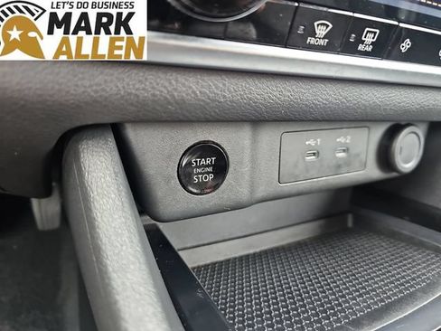 Used 2025 Nissan Rogue SV FWD image 16