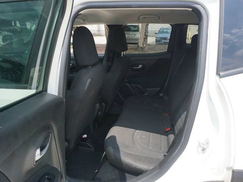 Used 2021 Jeep Renegade Latitude FWD image 14