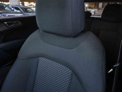 Used 2024 Kia Sportage LX image 25