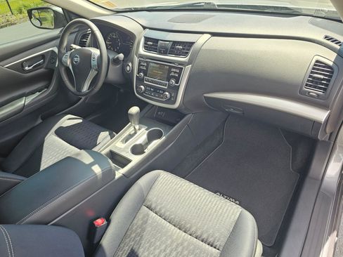 Used 2017 Nissan Altima 2.5 SV FWD image 11