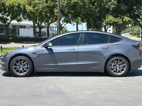 Used 2020 Tesla Model 3 Standard Range Plus RWD image 8
