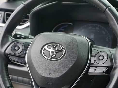 Used 2019 Toyota RAV4 XSE AWD/4WD image 16
