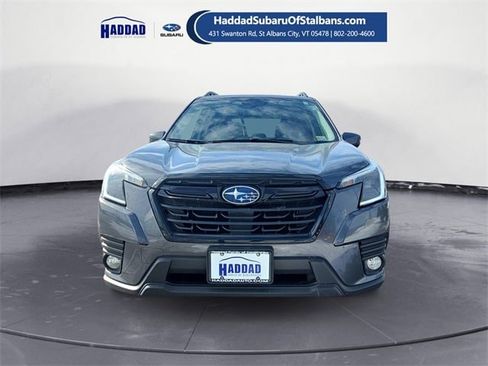Used 2023 Subaru Forester Premium image 8