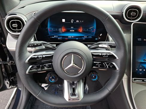 Used 2024 Mercedes-Benz GLC 43 AMG 4MATIC image 19