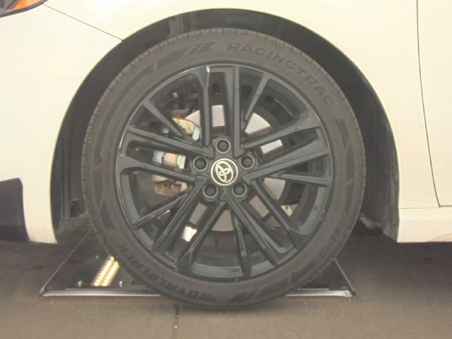 Used 2025 Toyota Camry SE FWD image 3