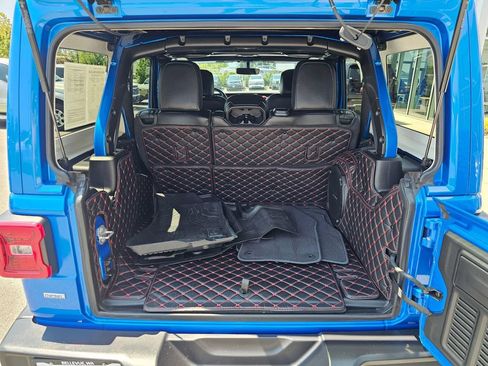 Used 2021 Jeep Wrangler Unlimited Sahara AWD/4WD image 13