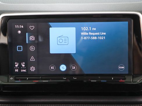 Used 2024 Volkswagen Atlas Cross Sport SE FWD image 18