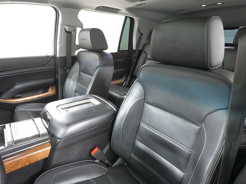 Used 2019 GMC Yukon Denali w/ Denali Ultimate Package image 12