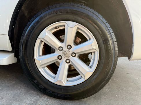 Used 2010 Toyota Highlander SE image 29