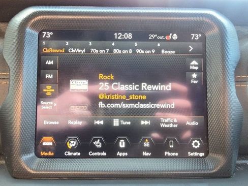 Certified 2021 Jeep Gladiator Overland AWD/4WD image 18