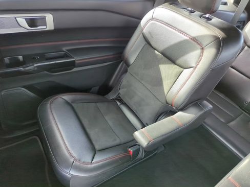 Used 2022 Ford Explorer ST-Line image 12