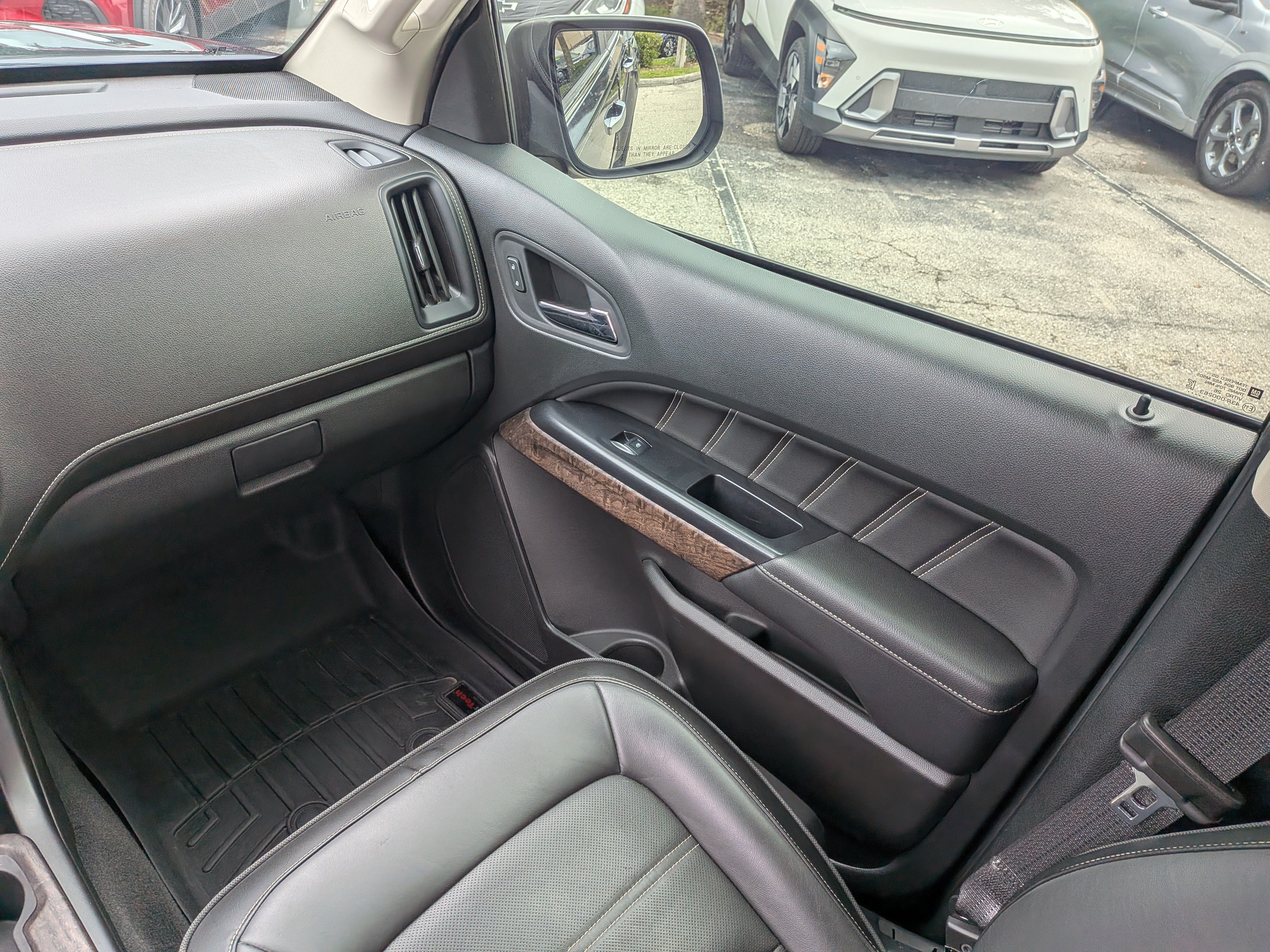 Used 2022 GMC Canyon Denali RWD image 18
