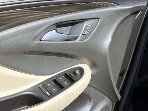 Used 2019 Buick Envision Preferred FWD image 19
