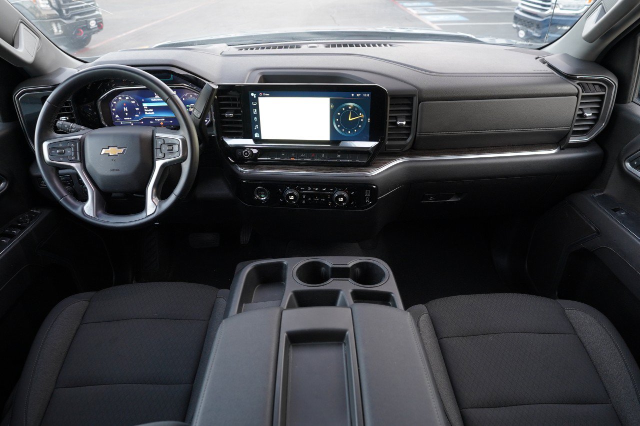 Certified 2024 Chevrolet Silverado 1500 LT AWD/4WD image 7