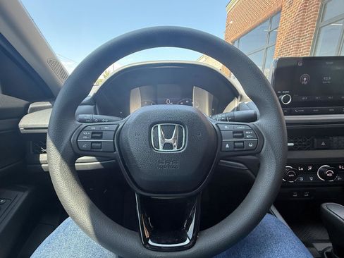 Used 2025 Honda Accord SE image 12