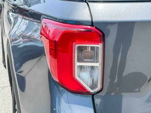 Used 2023 Ford Explorer XLT w/ Equipment Group 202A RWD image 11