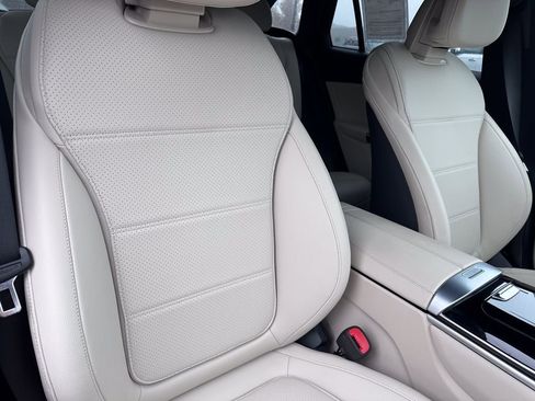 Used 2025 Mercedes-Benz GLC 300 GLC 300 image 35