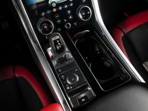 Used 2022 Land Rover Range Rover Sport HST image 13