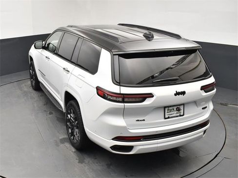 Used 2023 Jeep Grand Cherokee L Summit image 13
