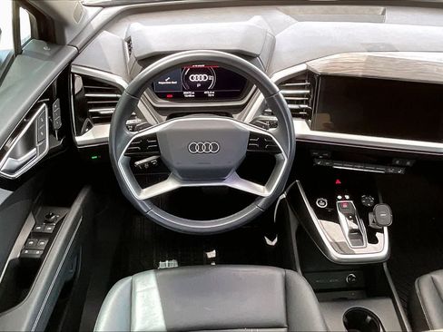 Used 2023 Audi Q4 e-tron Premium Plus w/ Premium Plus RWD image 5