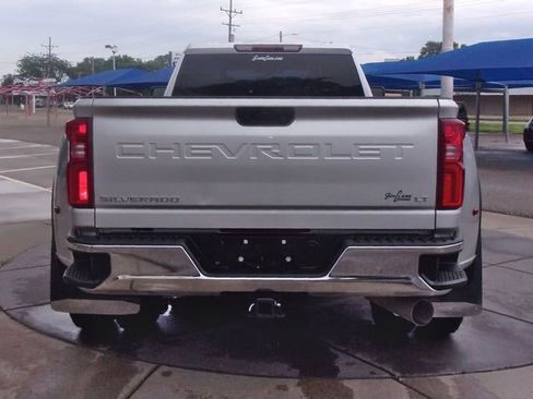 Used 2022 Chevrolet Silverado 3500 LT w/ Convenience Package AWD/4WD image 14