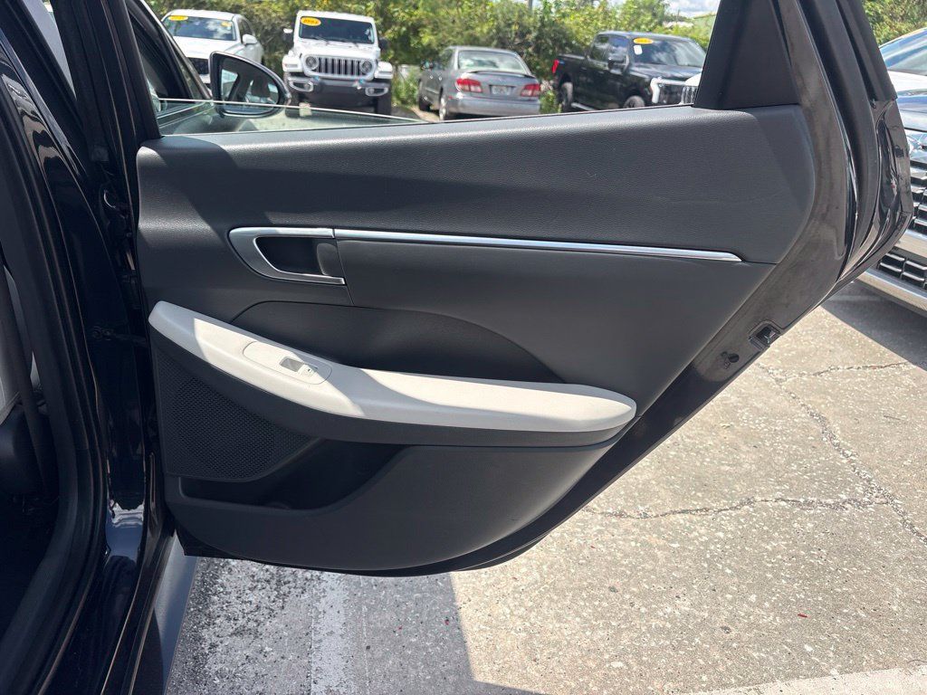 Used 2023 Hyundai Sonata SEL FWD image 16