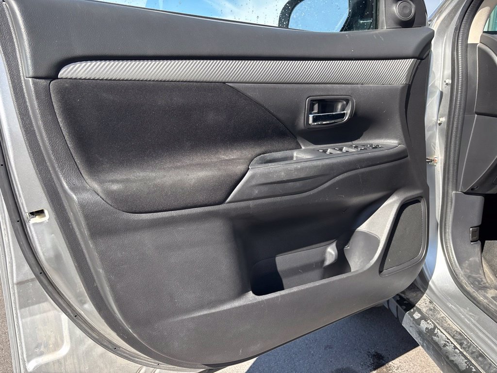 Used 2018 Mitsubishi Outlander ES AWD/4WD image 8