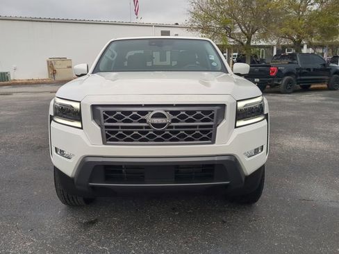 Certified 2024 Nissan Frontier SL w/ Technology Package RWD image 9